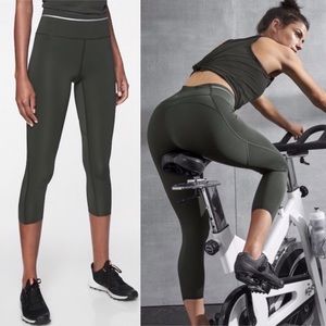 Cropped Athleta leggings